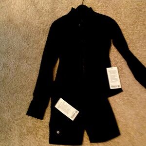 Lululemon all black crop jacket and shorts size 4 6 10